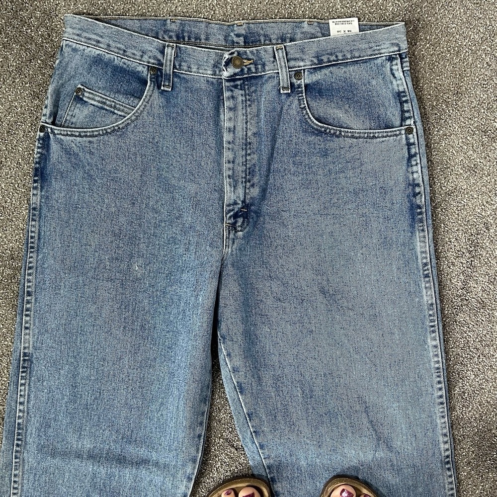 Wrangler Men's Jeans 38x36 Light Wash Straight Leg 100% Cotton Denim - Picture 2 of 10
